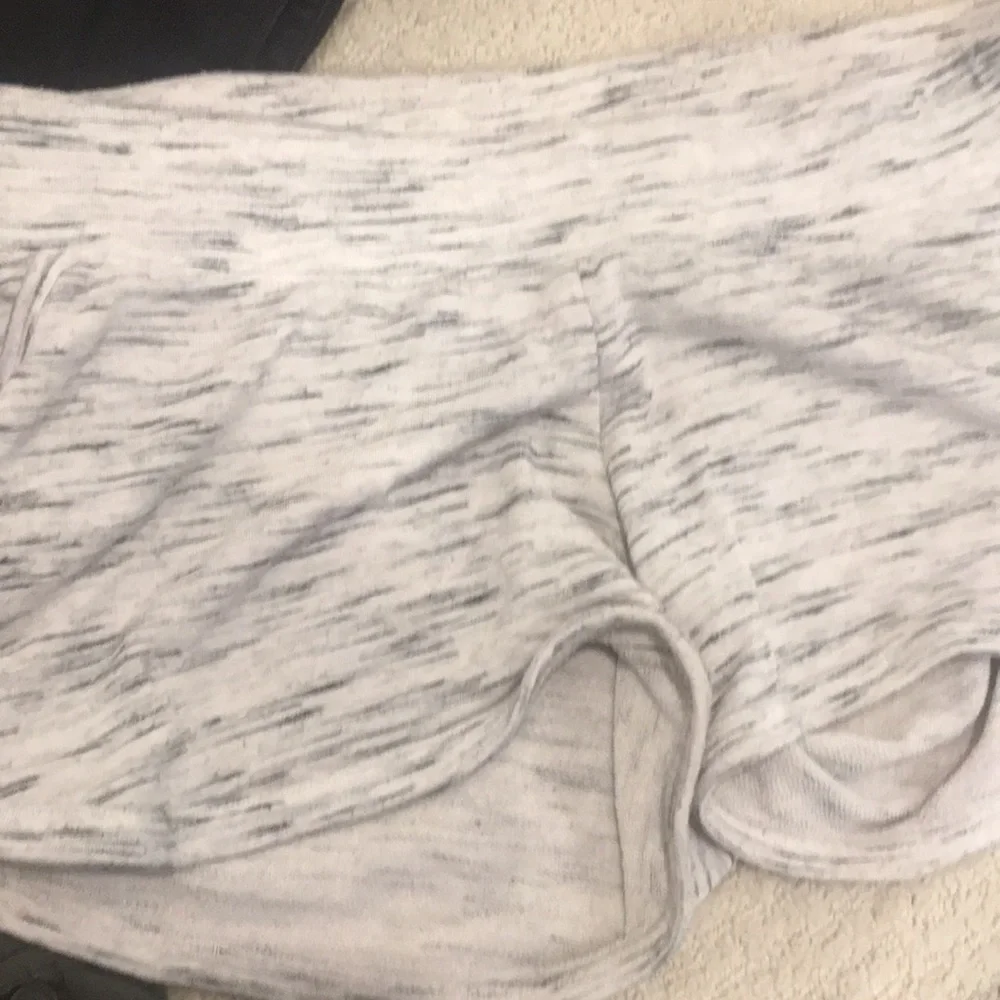 Maternity bottom bundle - Picture 6 of 7